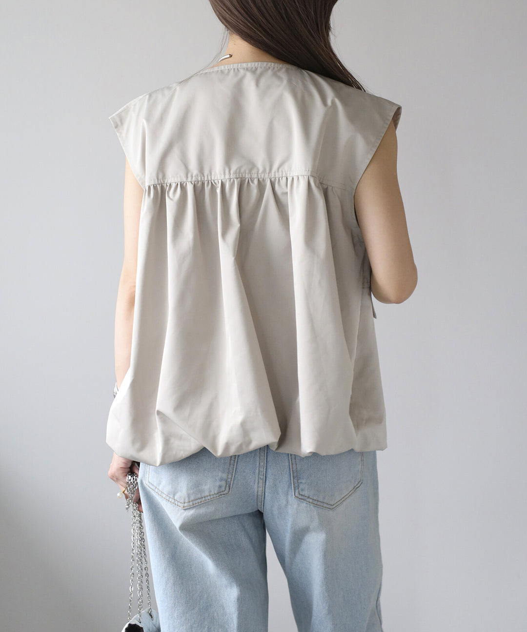【TOPWHOLE】蓬鬆氣球剪裁拉鍊背心 Japan E-Shop