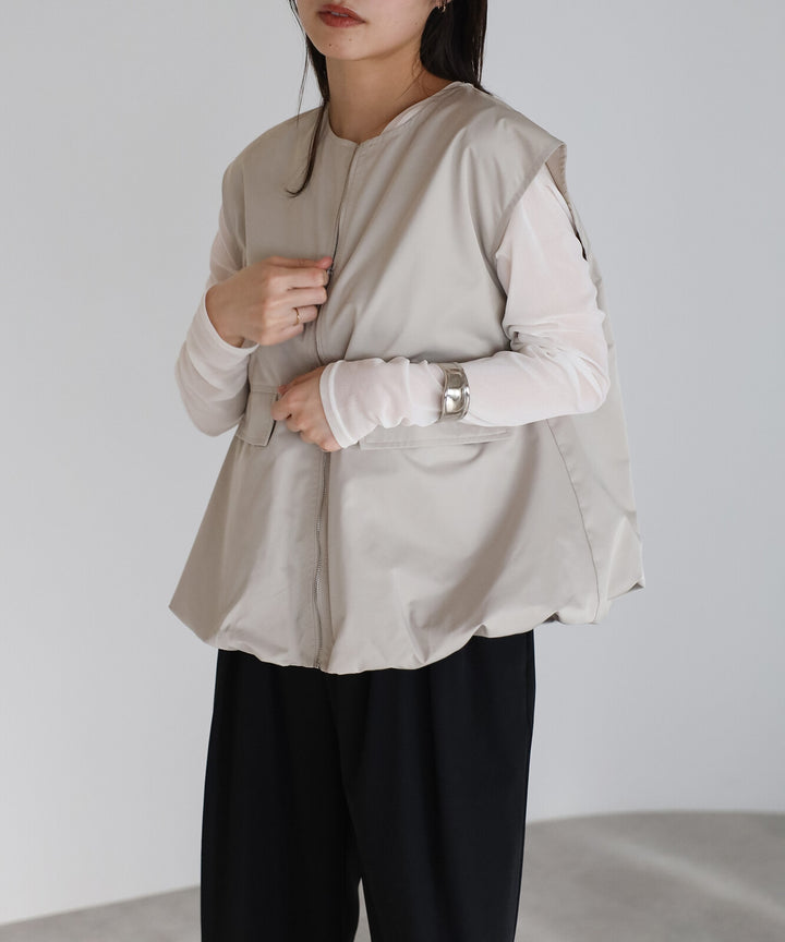 【TOPWHOLE】蓬鬆氣球剪裁拉鍊背心 Japan E-Shop