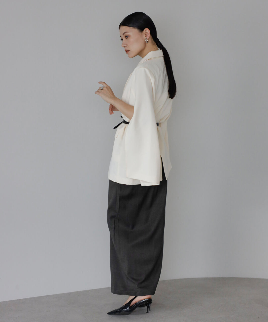 【TOPWHOLE】袖開衩腰帶西裝外套 Japan E-Shop
