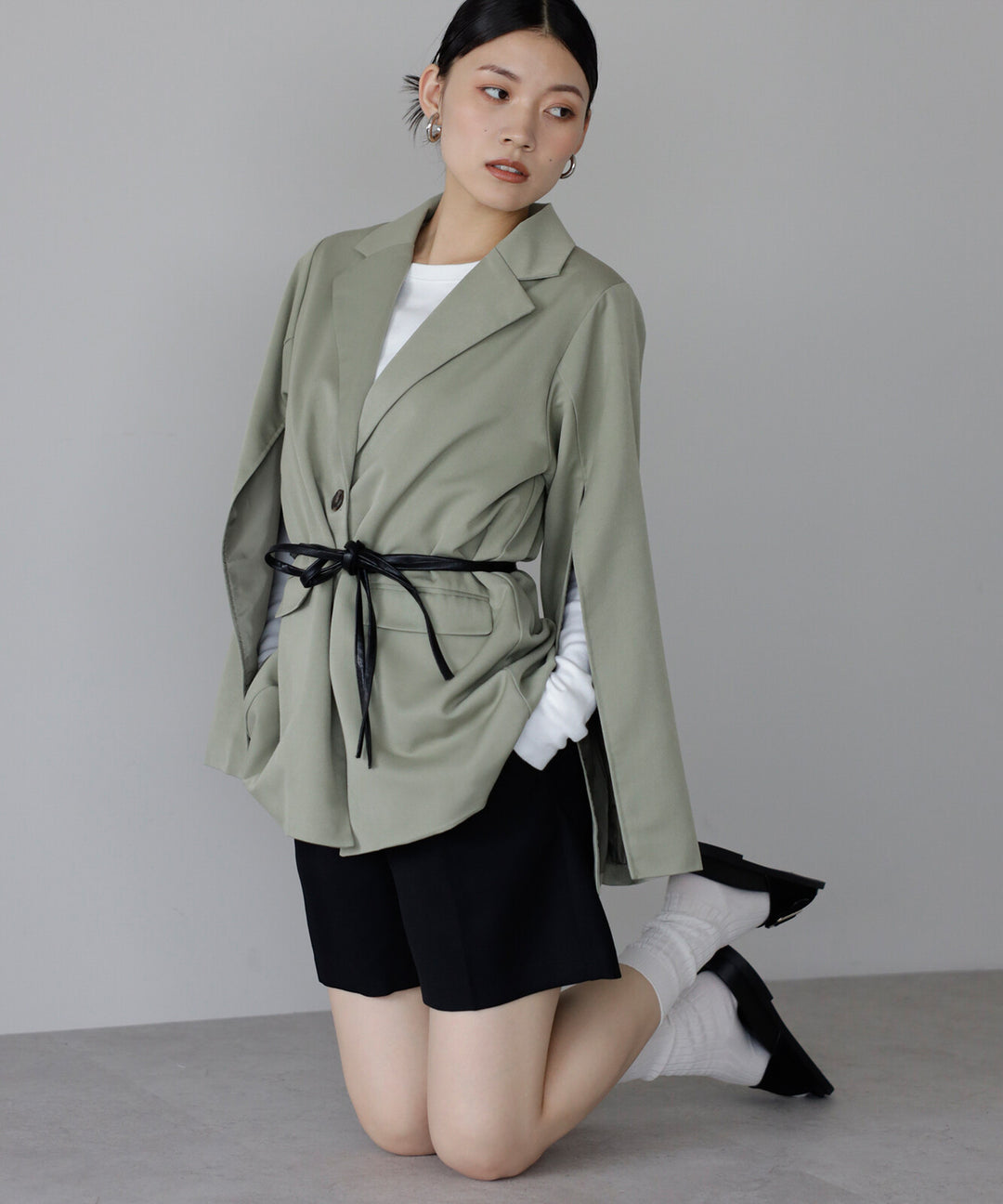 【TOPWHOLE】袖開衩腰帶西裝外套 Japan E-Shop