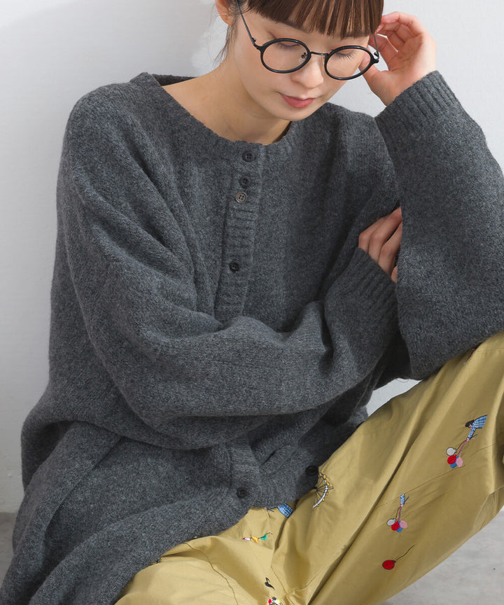 【iriey】隨機鈕扣 蓬鬆絨感 寬鬆針織開衫 Japan E-Shop