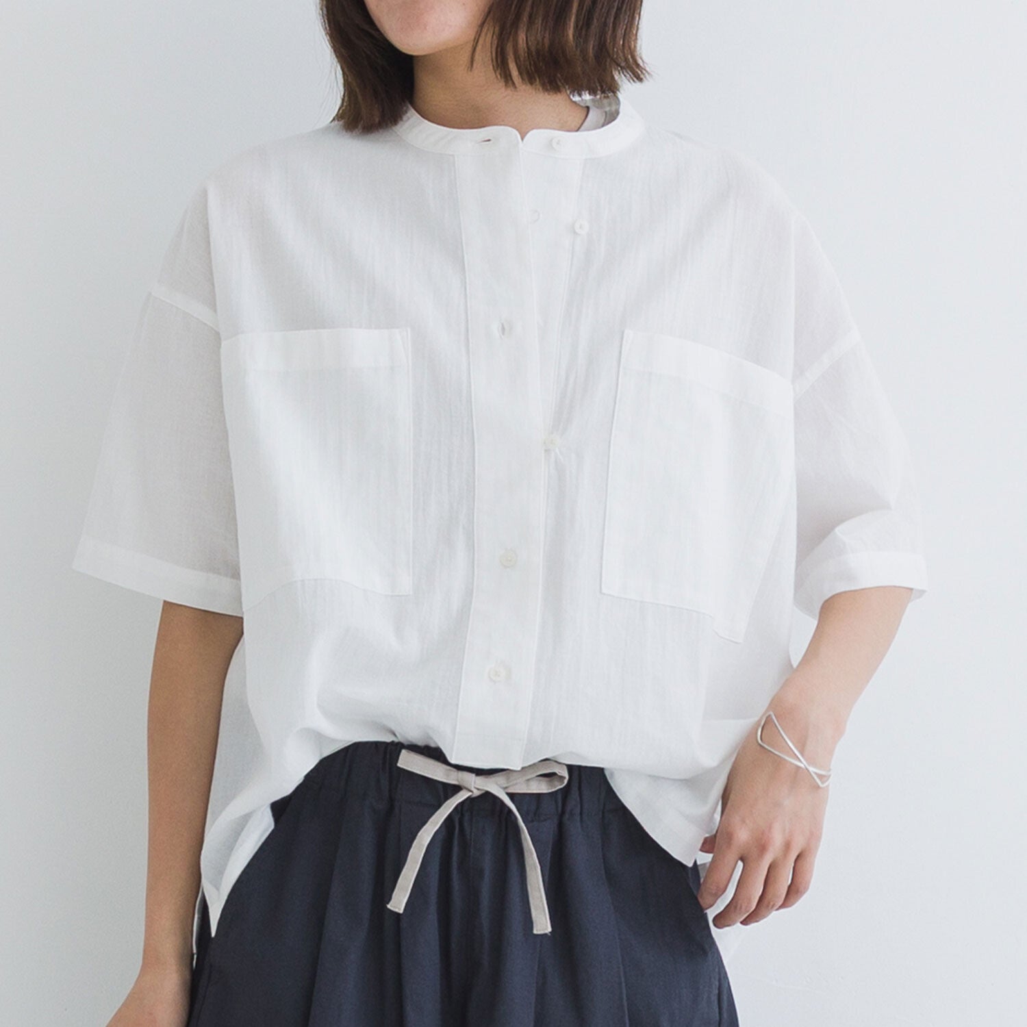【kermu】透膚府綢大口袋襯衫 Japan E-Shop